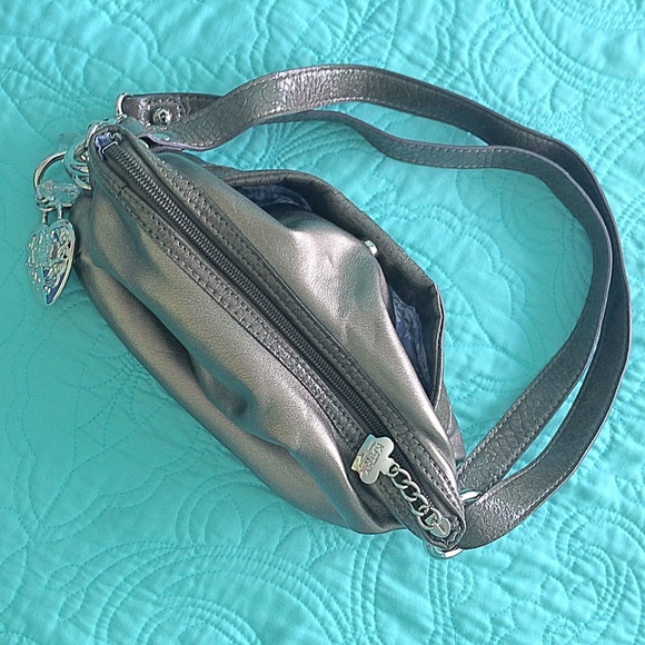 Kathy Van Zeeland Crossbody Bronze  Bag Heart NWOT - Picture 4 of 8